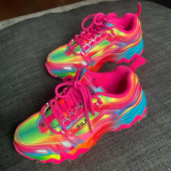 FILA Women's Oakmont TR Rainbow Chunky Platform Sneakers - Size 6 - Picture 2 of 8